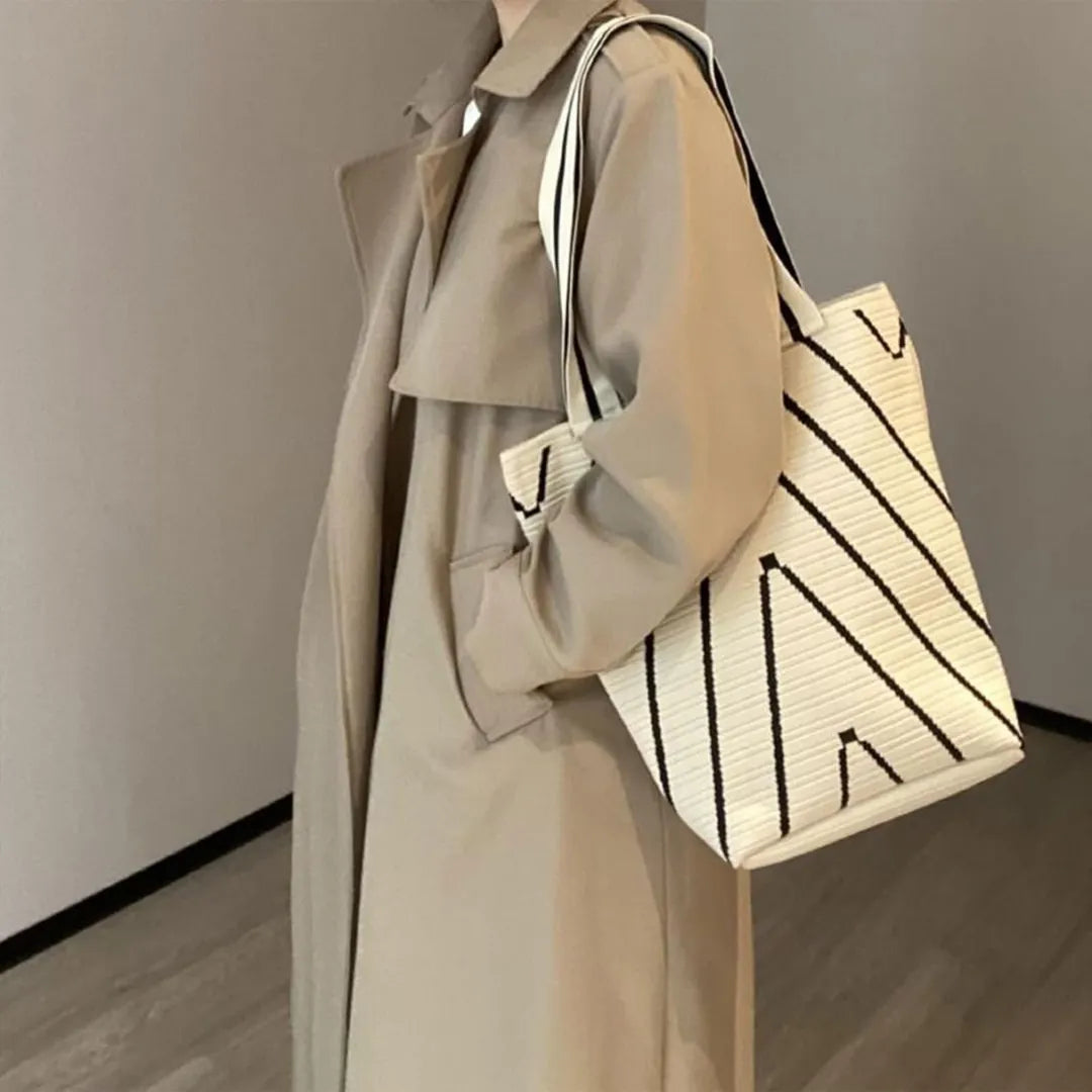 BOLSO TEJIDO A MANO: el toque chic que combina con todo