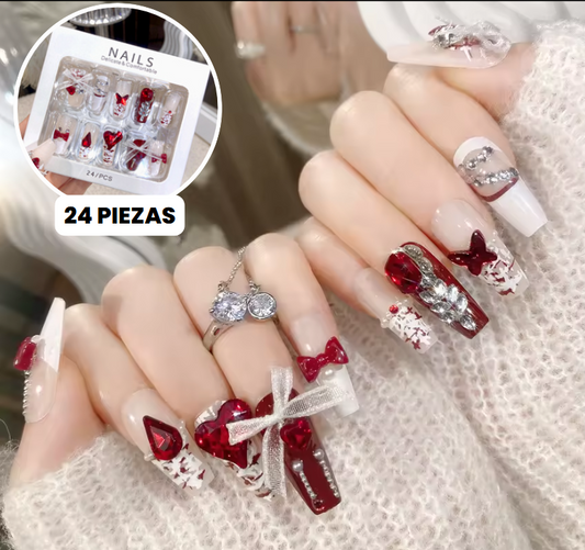 uñas acrílicas con decoración 4D